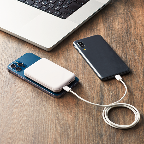 オリジナル　ワイヤレス充電対応マグネット式モバイルバッテリー5000
